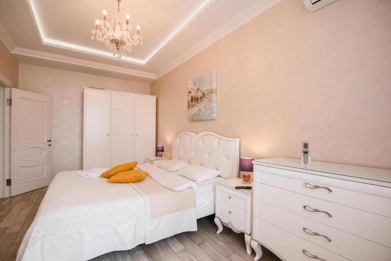 Appartement Luxury for business&pleasure Royal 1 à Kiev Extérieur photo